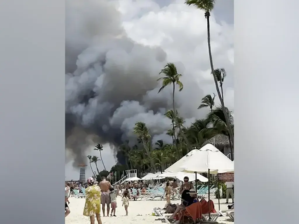 Kebakaran Besar Guncang Resor Dominika, Satu Turis Tewas dan Ribuan Dievakuasi