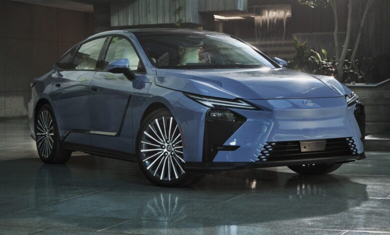 Lexus ES Baru Siap Menggoda Sedan Mewah Jerman di GIIAS 2026, Ada Versi Listrik!