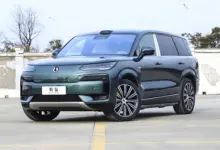 Denza N9 Muncul Dengan Setir Kanan, SUV Rp1 Miliar Ini Siap Mengusik BMW X7