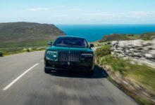 Rolls-Royce Black Badge Ghost Tourist Trophy, Sedan Mewah yang Menyimpan Arsip Balap 1906