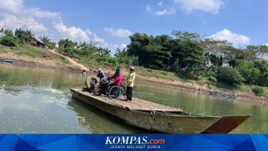 Tarif Rp 5.000, Rakit Bambu Pangandaran Jadi Jalan Pintas Warga Lintas Jawa