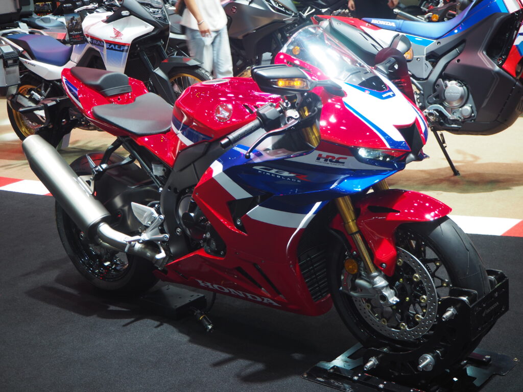 Dari 150 cc Ke 1.000 cc, Rahasia CBR Series Mengapa Begitu Liar Di Lintasan