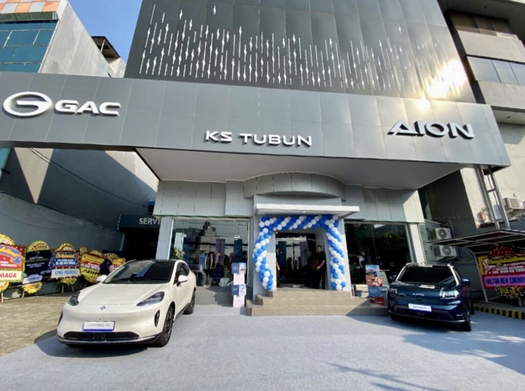 GAC Buka Dealer EV Baru di Jakarta Pusat, Langsung Gandeng Grab dan Fast Charging 24 Jam