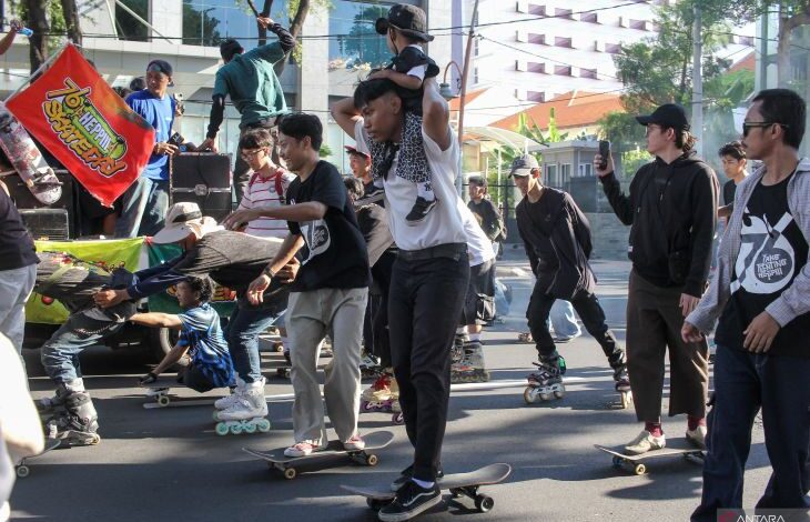Puluhan Skateboarder Turun ke Jalan Surabaya, Go Skateboarding Day Dorong Generasi Muda