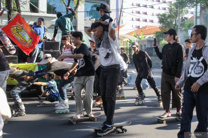 Puluhan Skateboarder Turun ke Jalan Surabaya, Go Skateboarding Day Dorong Generasi Muda