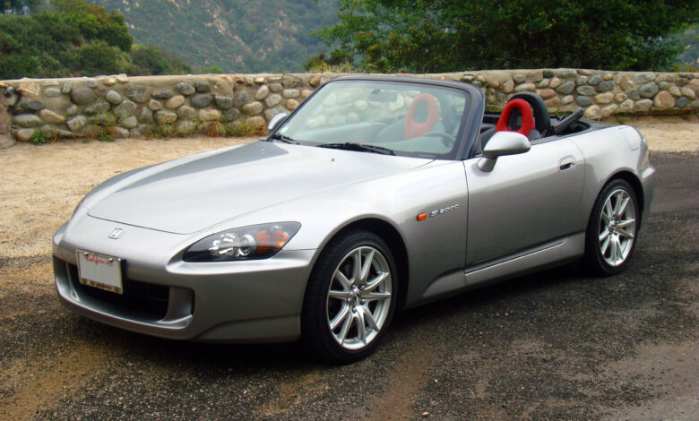 Honda S2000 2000 Ini Hanya 679 Mil, Selama Ini Tersembunyi Di Gudang