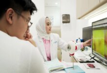 Presbyond, Jawaban Presisi Saat Mata Mulai Sulit Melihat Jauh dan Dekat