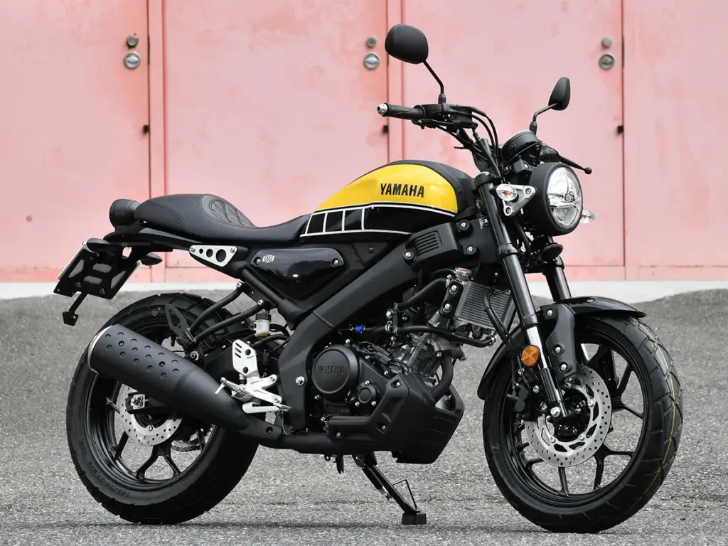 Suzuki GSX S150 2026 Vs Yamaha XSR 155, Saat Performa Murni Berhadapan dengan Gaya Retro Modern