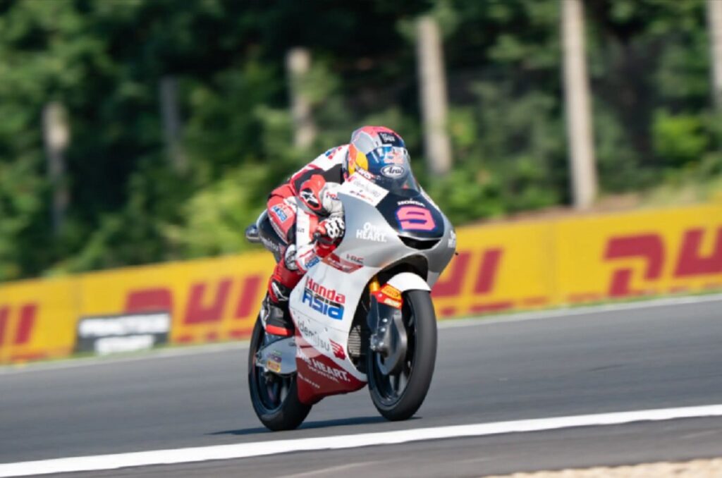 Dari Grid 20 Ke Posisi Lima Besar, Veda Ega Pratama Paksa Nama Besar Moto3 Ceko Tunduk