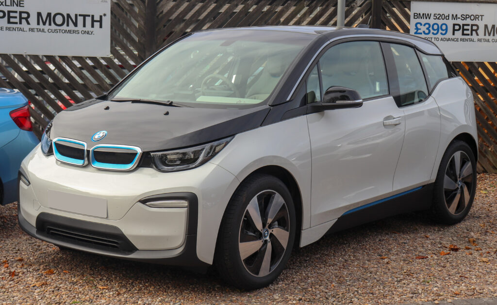 BMW Buka Pesanan i3 Lebih Cepat, Antrean Membludak tapi Unit Baru Diproduksi 2026
