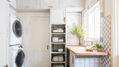 7 Model Dapur 2x2 Ini Menyatukan Cuci Jemur, Ruang Sempit Pun Terasa Jauh Lebih Lega