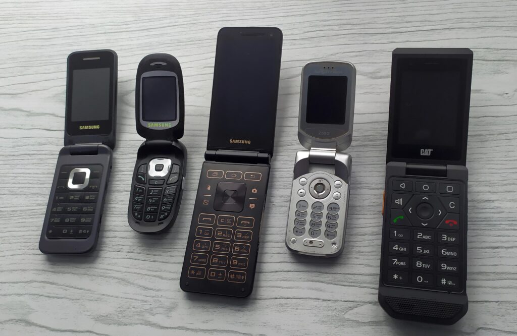 Saat Banyak Orang Ingin Lepas dari Smartphone, 4 Feature Phone Ini Malah Terlihat Lebih Stylish