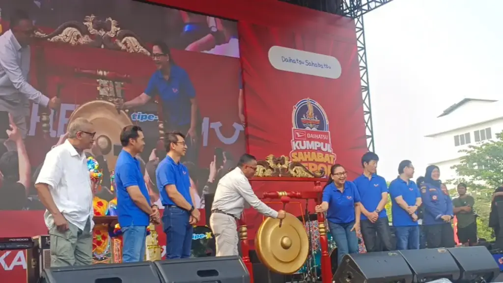 Alun-Alun Depok Berubah Jadi Lautan Manusia, Tipe-X Tutup Daihatsu Kumpul Sahabat 2026 Secara Meriah