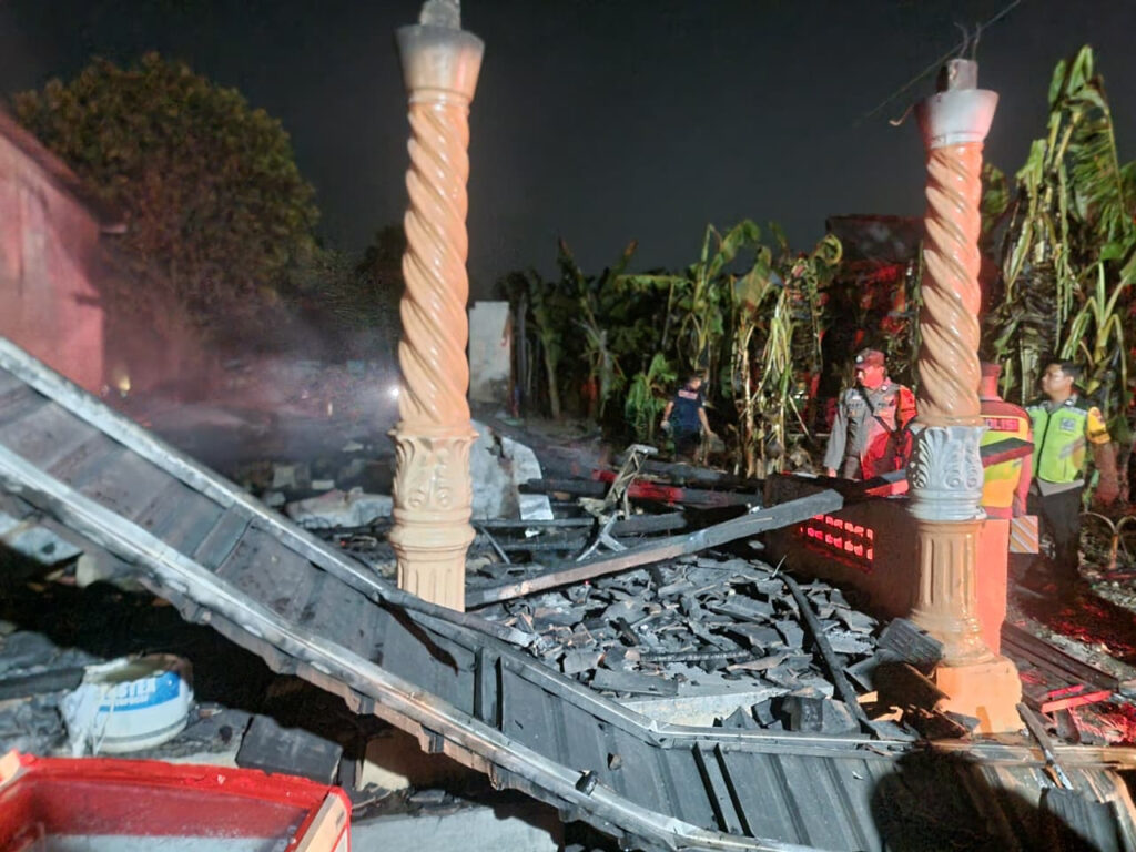 Diduga Korsleting Listrik, Madrasah Diniyah di Grobogan Ludes Terbakar Dalam Hitungan Menit