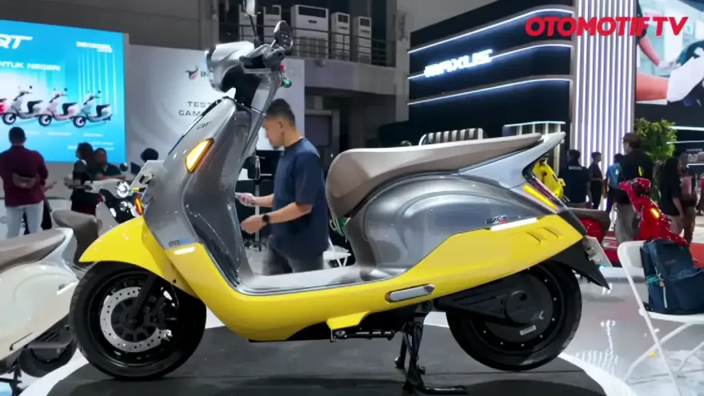 Modal Cas Rp2.000 Bisa Keliling Jakarta 70 Km, Indomobil eMotor Quty Menggoda Anak Muda Skena