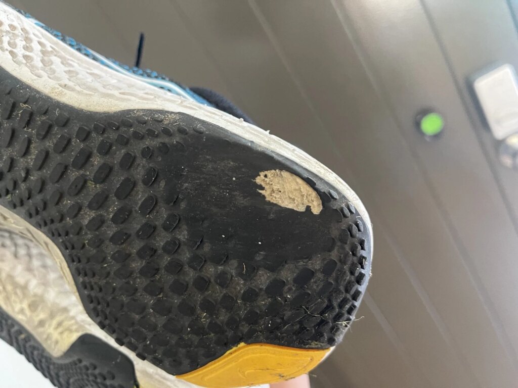 Outsole Sepatu Lari Cepat Gundul? 7 Kebiasaan Sepele Ini Bisa Bikin Jauh Lebih Awet