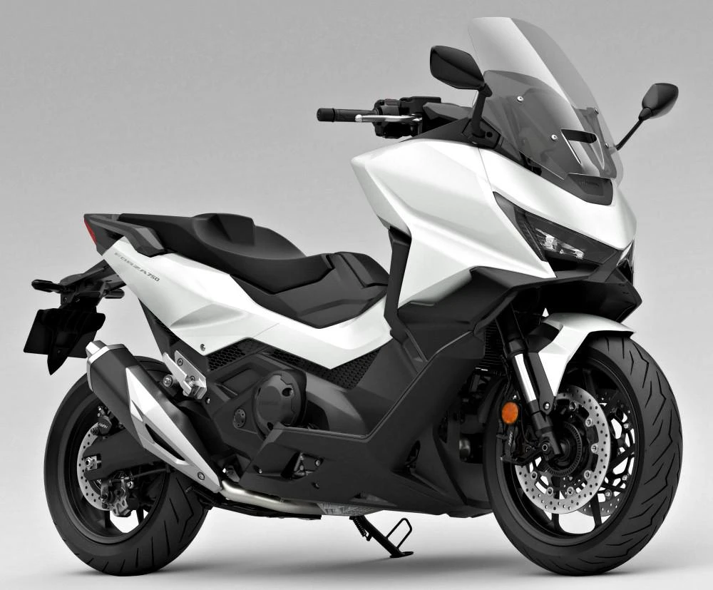 Honda Forza 2026 Makin Sulit Diabaikan, Teknologi Blind Spot dan Mesin Baru Jadi Senjata