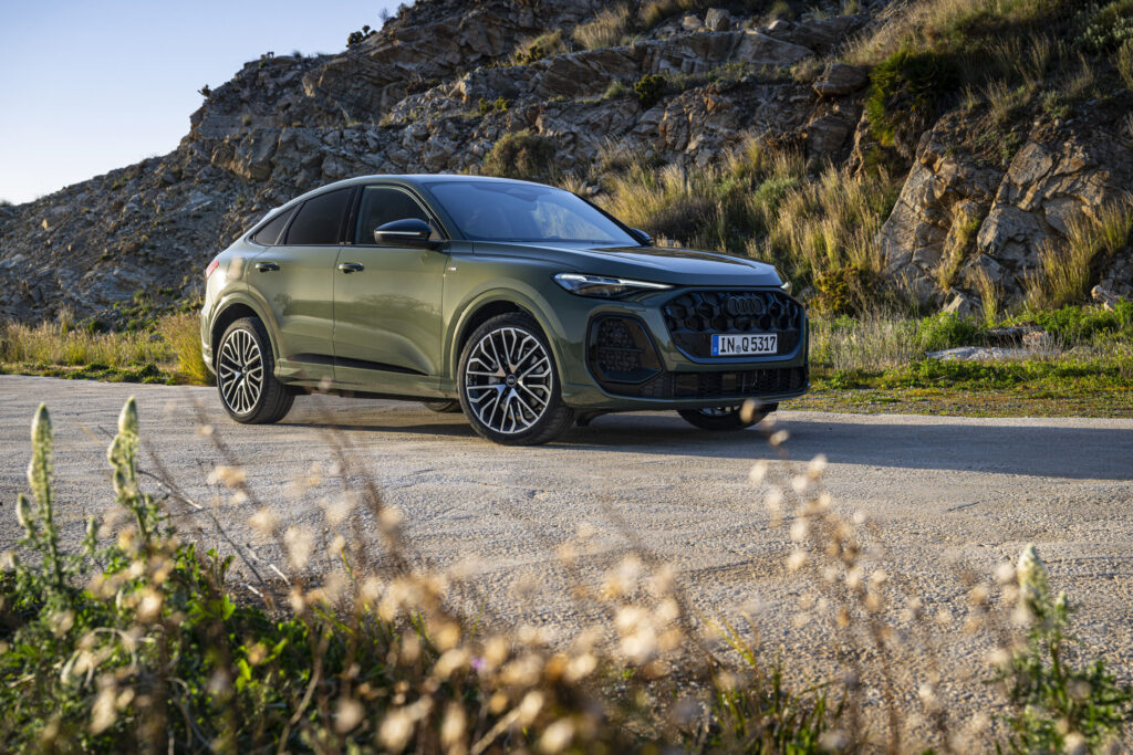 Audi Q5 Sportback Warna District Green, Kemewahan Yang Kini Lebih Tenang Dan Fungsional