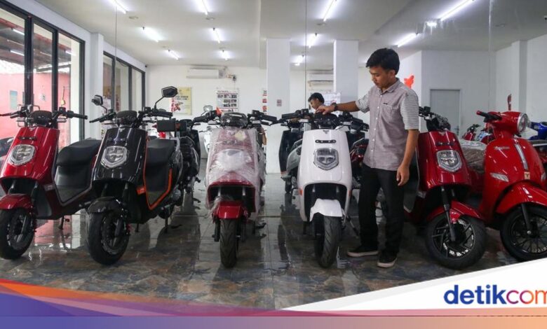 Insentif Motor Listrik Kembali Tertunda, Penjualan dan Kepastian Pasar Makin Tertekan
