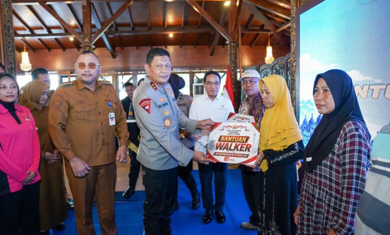 Kapolda Jateng Pimpin Bakti Kesehatan di Tegal, 975 Warga Nikmati Layanan Gratis