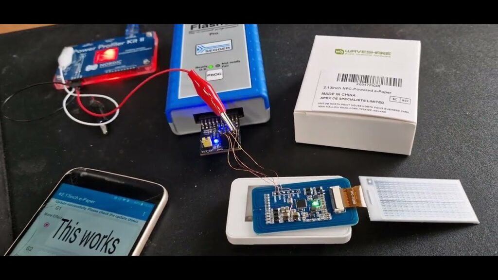 Layar E-Paper NFC Tanpa Baterai, Cukup Ditempel ke Ponsel untuk Menyala dan Berganti Warna