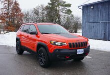 Jeep Cherokee Baru Makin Kalem Di Kota, Trailhawk Siap Balas Di Medan Berat