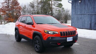 Jeep Cherokee Baru Makin Kalem Di Kota, Trailhawk Siap Balas Di Medan Berat