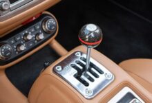 Rahasia Ferrari Terkuak, Tuas Manual Barunya Cuma Simulasi untuk Menipu Rasa Berkendara