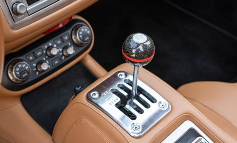 Rahasia Ferrari Terkuak, Tuas Manual Barunya Cuma Simulasi untuk Menipu Rasa Berkendara