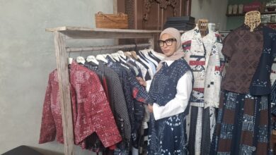 PHK Menjadi Titik Balik, Dara Baro Ubah Sisa Kain Jadi Fesyen Kelas Dunia