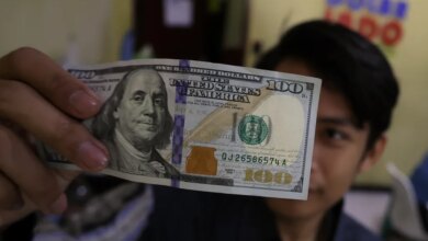 Rupiah Kembali Menyentuh Rp 17.960, Tekanan Dolar AS dan Sinyal Domestik Belum Reda