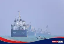 Selat Hormuz Kembali Ramai, Jalur Minyak Dunia Masih Menggantung di Ambang Bahaya