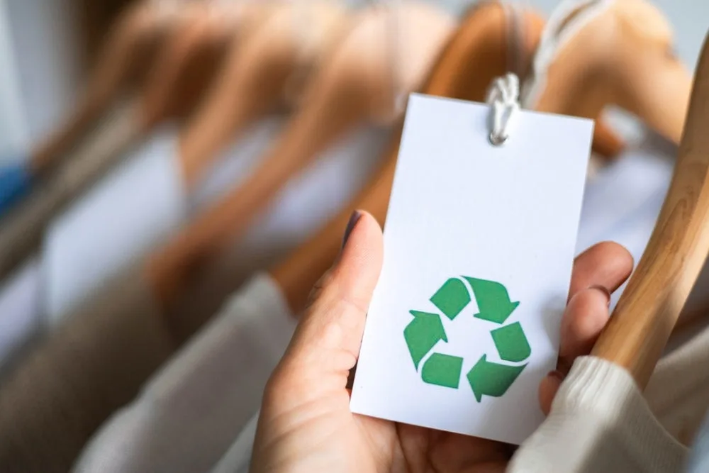 Adidas, Uniqlo, Calvin Klein Dilarang Pasang Iklan, Klaim Recycled yang Kabur Memicu Teguran ASA