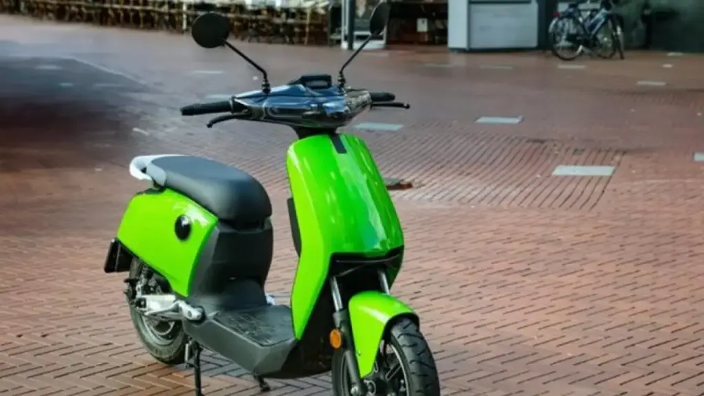 Motor Listrik Subsidi Ini Ramai Diburu di PRJ 2026, Kuat Nanjak tapi Jarak Tempuhnya Tak Sesederhana Iklan