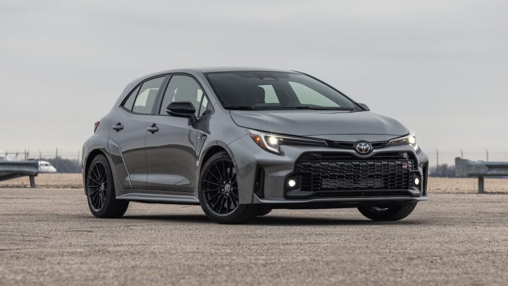 Toyota GR Corolla Tak Cuma Tampil Galak, Desain Bodinya Diam-Diam Menyelamatkan Performa