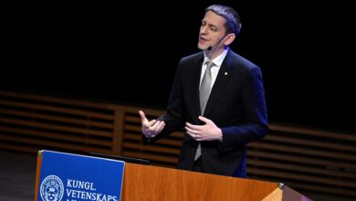John Jumper Tinggalkan Google DeepMind, Anthropic Curi Otak di Tengah Perang AI