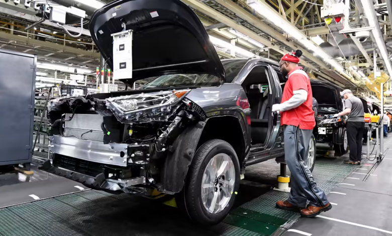 Toyota Pangkas Lagi Produksi Luar Negeri, Sinyal Permintaan Mobil Global Kian Melemah