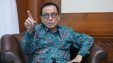 Likuiditas Bank Masih Kuat, OJK Ingatkan Risiko Dari Daya Beli Dan PHK