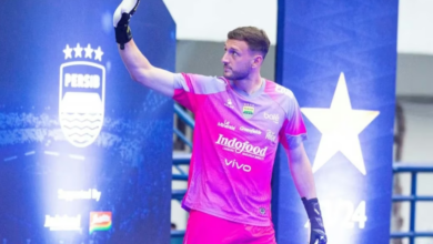 Persib Berpisah Dengan Adam Przybek, Sinyal Perombakan Jelang Musim Baru