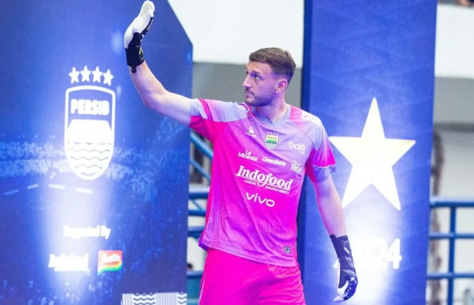Persib Berpisah Dengan Adam Przybek, Sinyal Perombakan Jelang Musim Baru