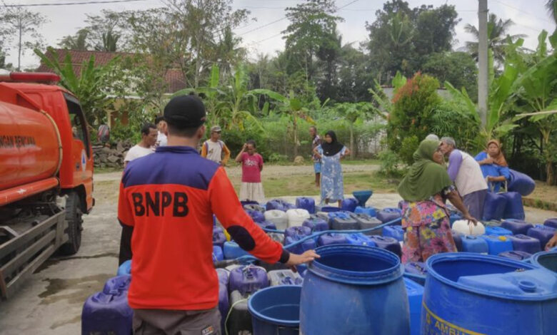 Kemarau Mulai Menggigit di Jateng, BPBD Salurkan 654 Ribu Liter Air Bersih ke 4.808 KK