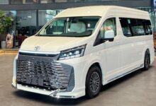 Toyota HiAce Diperbarui, Semua Kursi Kini Punya Sabuk Pengaman dan Sandaran Kepala