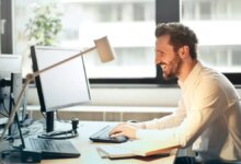 PC Sering Freeze Saat Kerja Penting? Hindari Restart Paksa, Ini 5 Langkah Profesionalnya