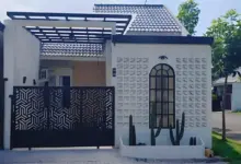 Rumah Menghadap Jalan Tak Harus Terbuka, 6 Fasad Roster Ini Jaga Privasi dan Tetap Sejuk