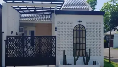 Rumah Menghadap Jalan Tak Harus Terbuka, 6 Fasad Roster Ini Jaga Privasi dan Tetap Sejuk