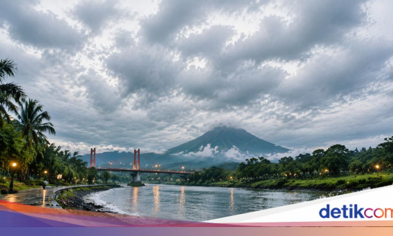 9 Wilayah Jawa Timur Turun Hujan Hari Ini, Siang Hingga Malam Jadi Fase Paling Waspada