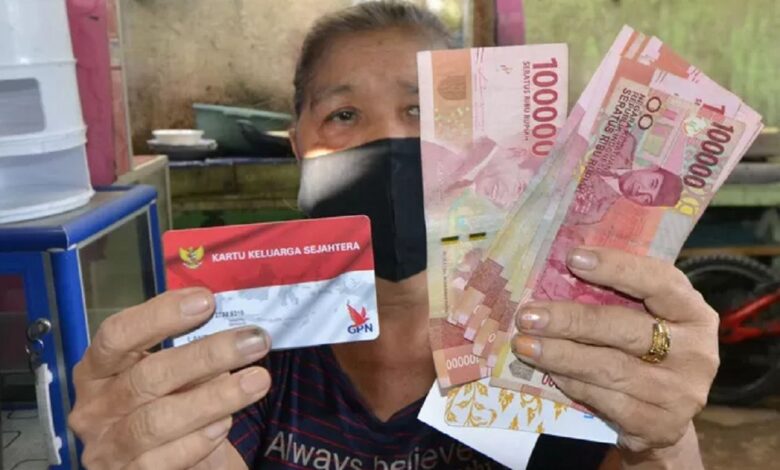 Kemensos Permudah Cek Bansos Balita Lewat HP, Orang Tua Tak Lagi Perlu Ke Kantor Desa