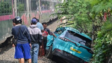 Mobil Listrik Ternyata Aman Lewat Rel Kereta Api, Ancaman Sebenarnya Ada Di Pengemudi
