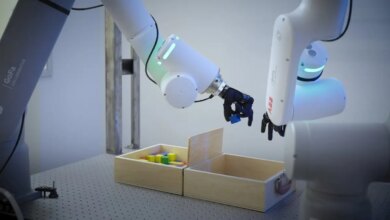 Tangan Bionik Kini Mengajar Robot Merasakan Sentuhan, Jalan Baru untuk Pegangan yang Lebih Cerdas