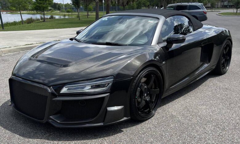 Audi R8 Spyder 2014 Ini Nyaris Baru, Manual Gated Dan Hanya 2.460 Mil